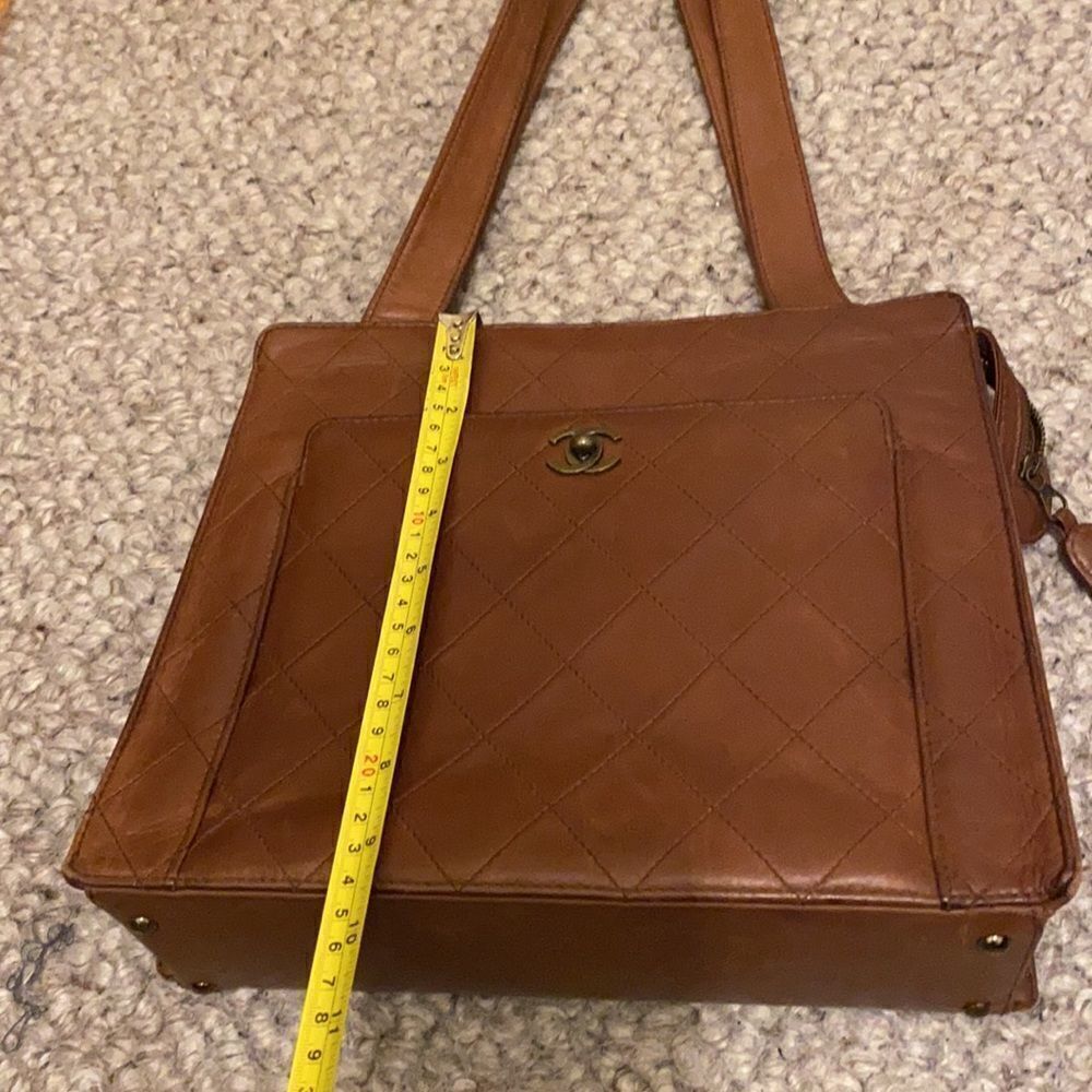 Chanel Vintage brown tote bag . - Picture 16 of 17